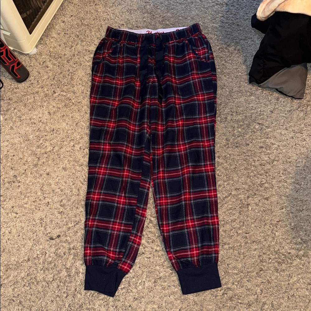 🖤FREE W/ PURCHASE- HOLLISTER NAVY BLUE/ RED PLAID SLEEP JOGGERS SIZE S🖤